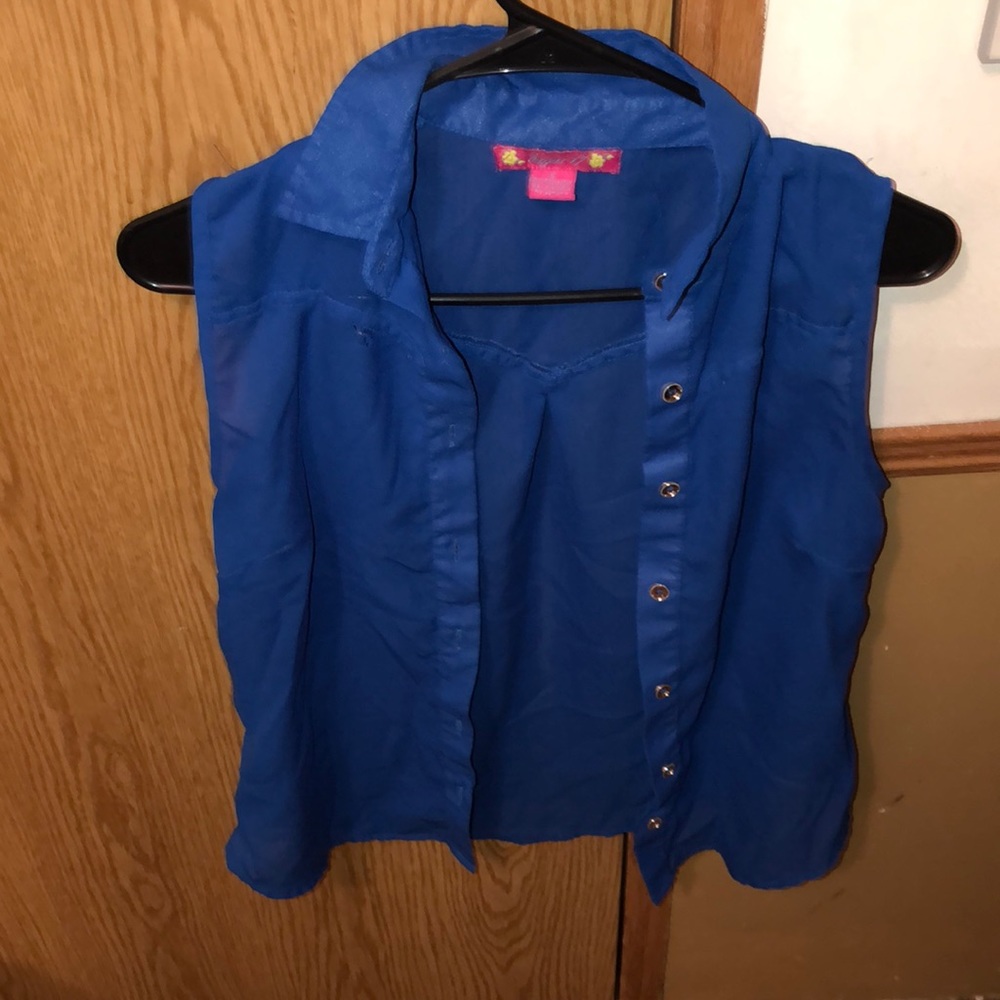 Blue cute button up shirt!